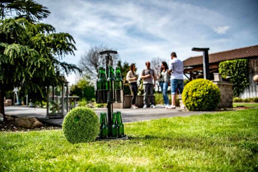 Hopfenh�hle Lift Premium mit Kunstrasendeckel